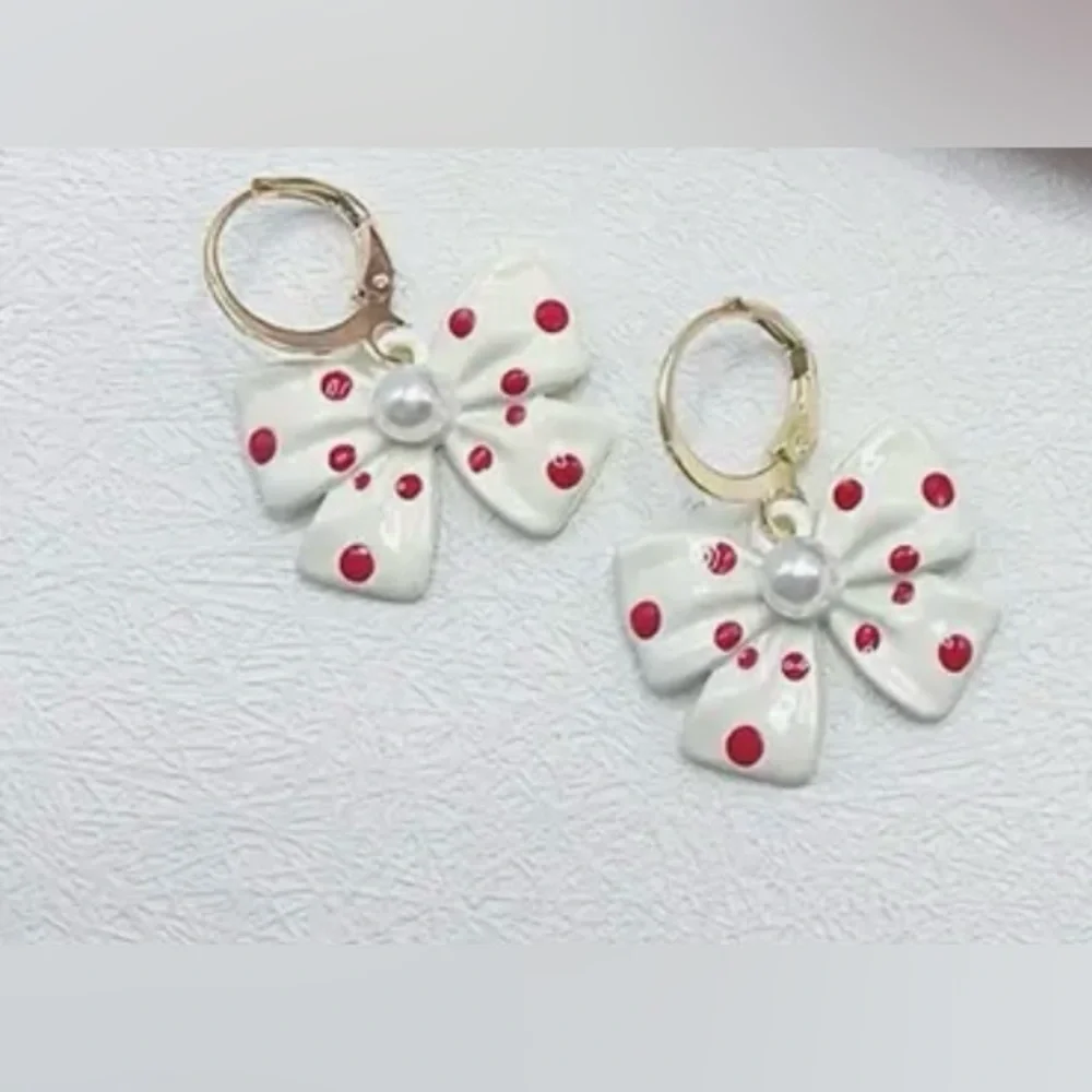 Bow Necklace & Earring Set - Picture 5 of 6
